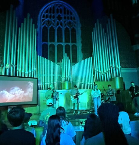 Worship Connects Huntingdon Students from Different Faith Traditions