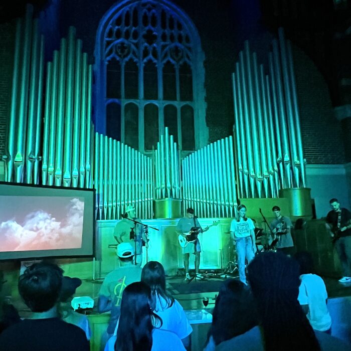 Worship Connects Huntingdon Students from Different Faith Traditions